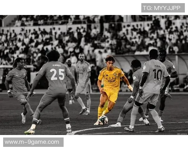 菲利克斯头球破门助利雅得胜利领先对手一球展现自信风采